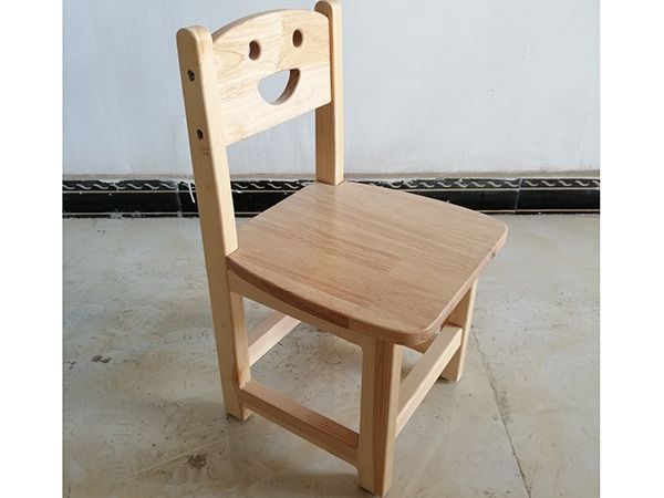 橡木笑脸椅